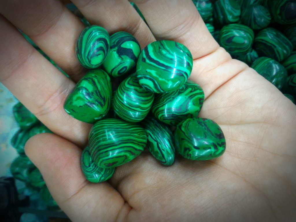 pedra preciosa verde malaquita
