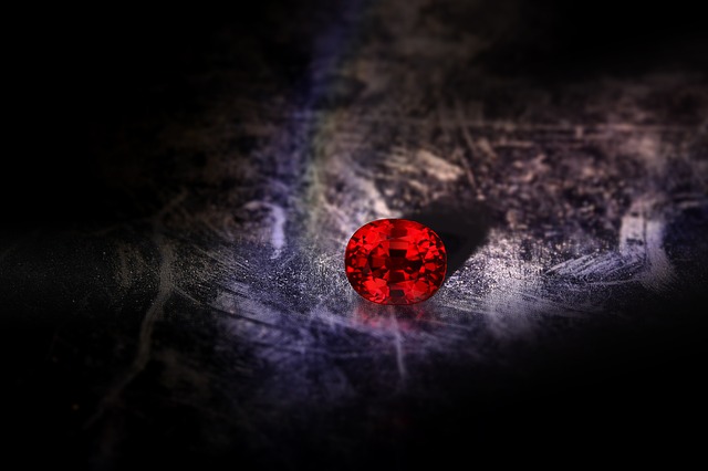 pedra preciosa rubi vermelho