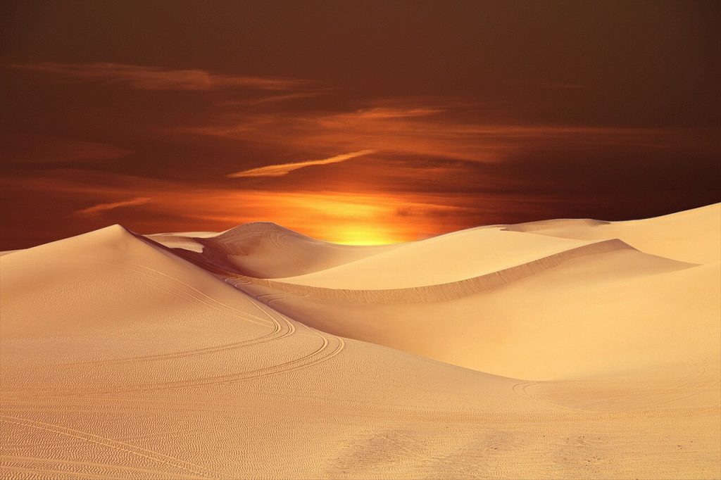 pôr do sol no deserto